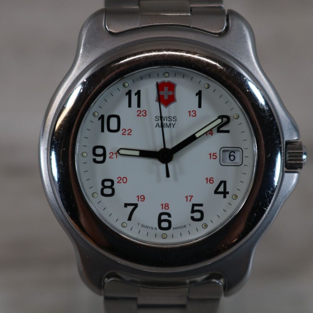 Victorinox Swiss Army Officers 1884 Watch – Pre‑Owned, New Battery, Round, White